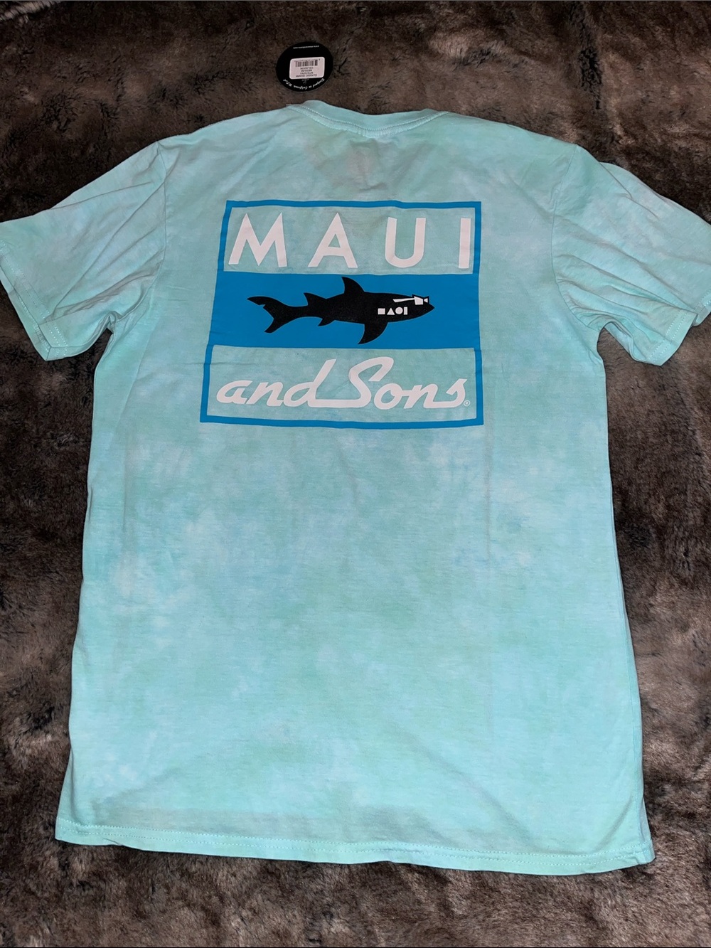 Maui T Shirt Mens M  tie dye Celedon Soft Lightweight Shark Sunglasses  NWT
